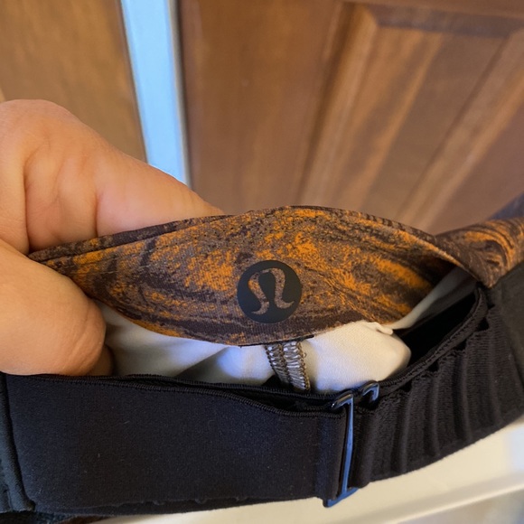 RARE LULULEMON LAB Esker tights size 10, reflective strips, Lava print, Luxtreme - Picture 10 of 10